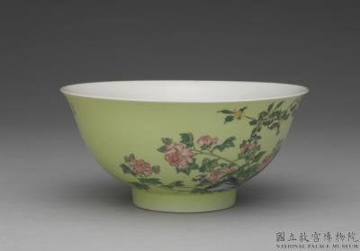 图片[2]-Bowl with flowers in green ground of falangcai painted enamels, Qing dynasty, Yongzheng reign 1723-1735-China Archive